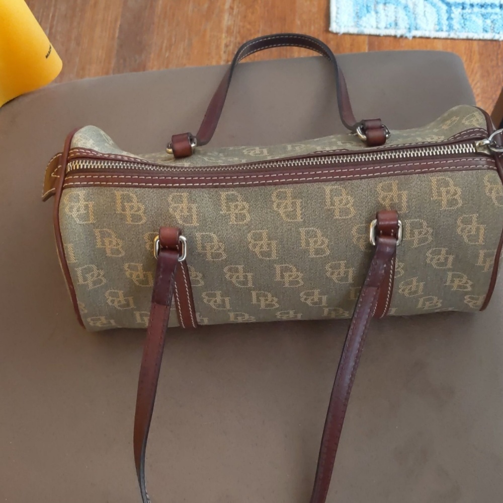 Purses - Picture 3 of 4
